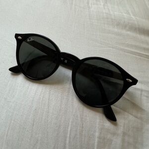 Ray-Ban RB2180 Round Sunglasses
